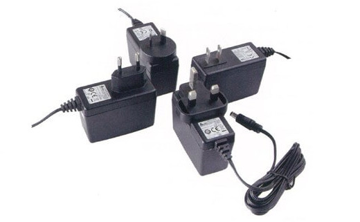 ACアダプタ 12V1.5A(18W)