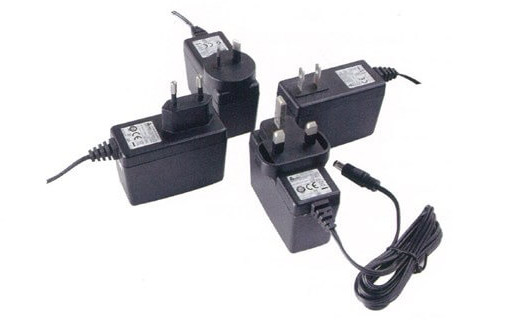 ACアダプタ 5V2.5A(18W)